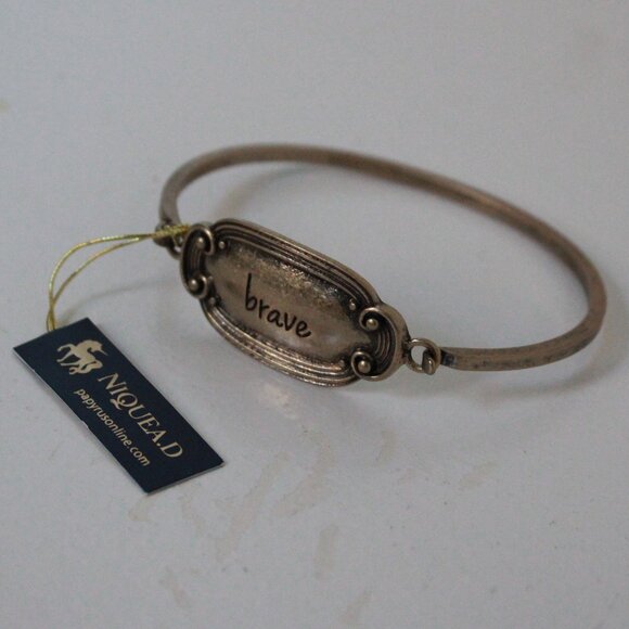 Niquea.D "Brave" Metal Bracelet - Picture 1 of 5